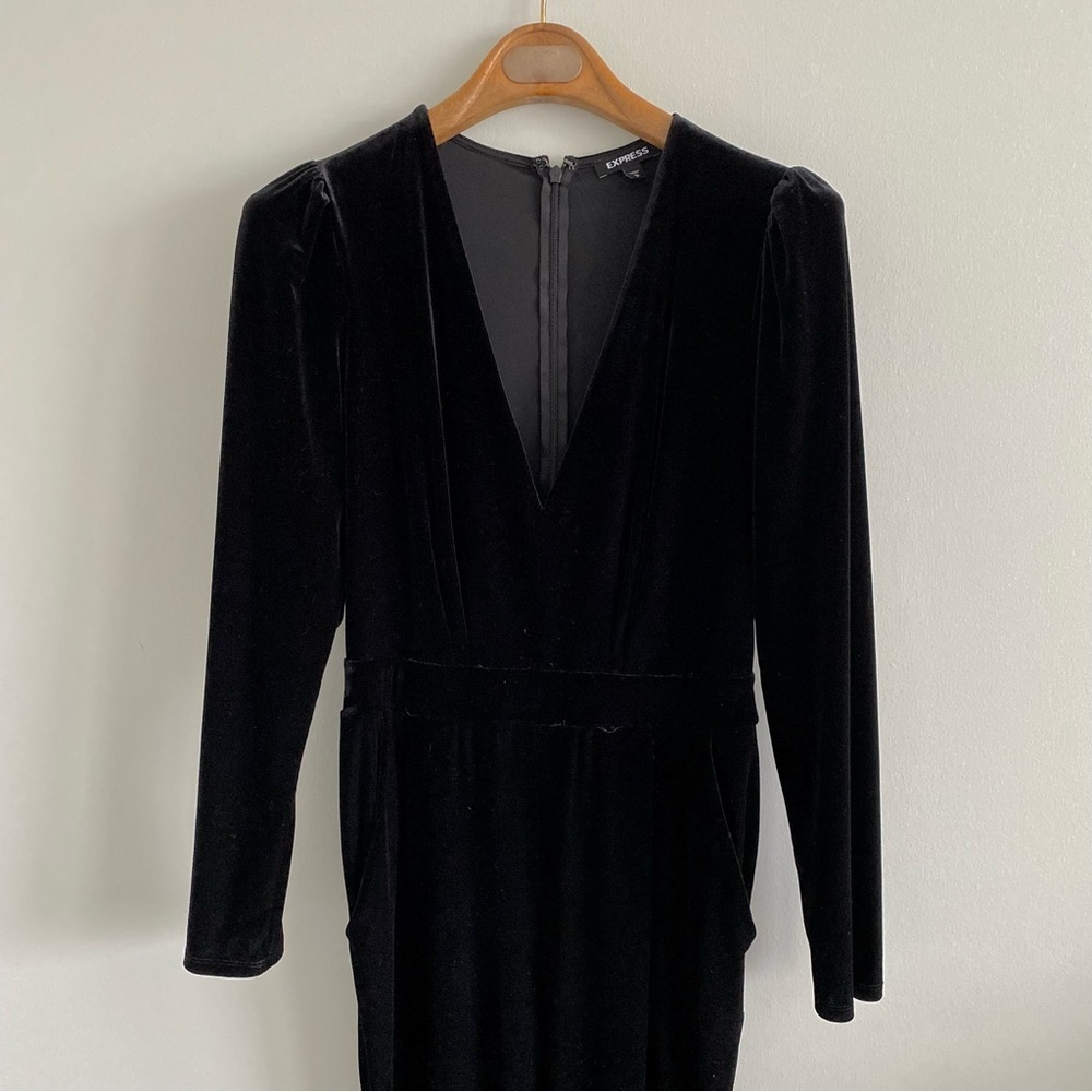 Express Black Velour V-neck Long Sleeve Jumpsuit Size Small